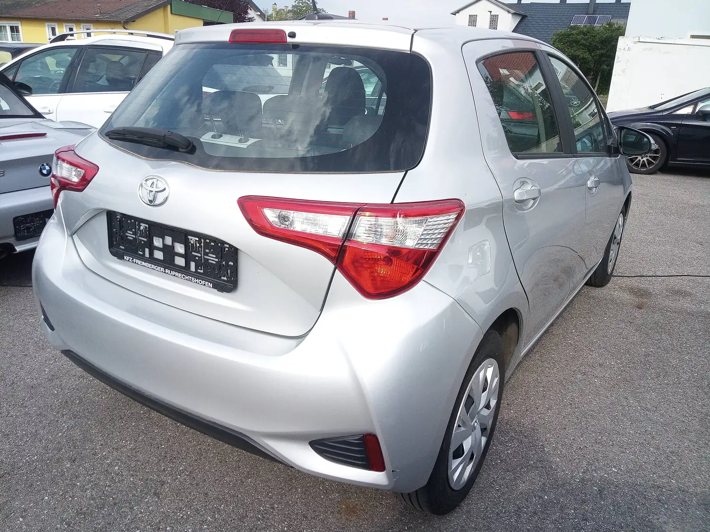Toyota Yaris 1,5 VVT-iE MDS Automatik*Rückfahrkam.*Freispr.* Grau - 2