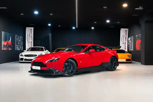 Aston Martin Vantage Coupe 4.7 GT8 manual