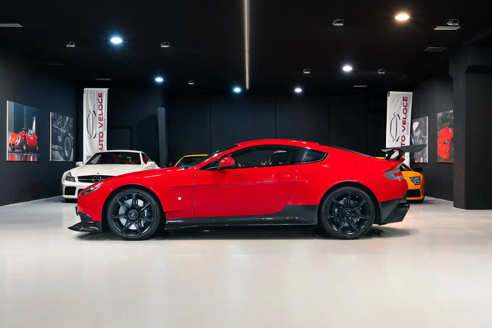 Aston Martin Vantage Coupe 4.7 GT8 manual - 2