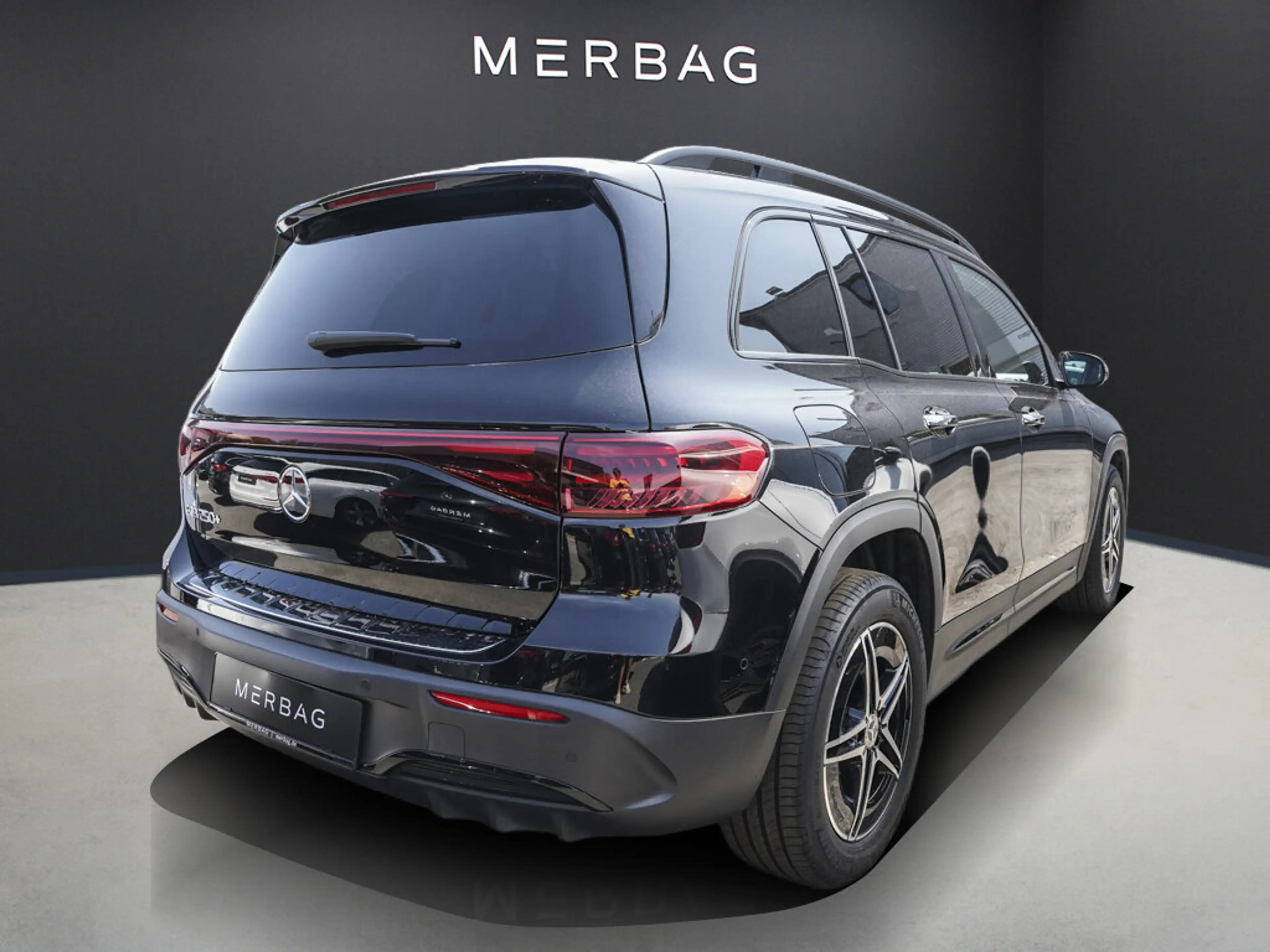 Mercedes-Benz EQB 250 EQB 250+ AMG-LINE DISTRONIC 7-SITZER BURMESTER — photo 2