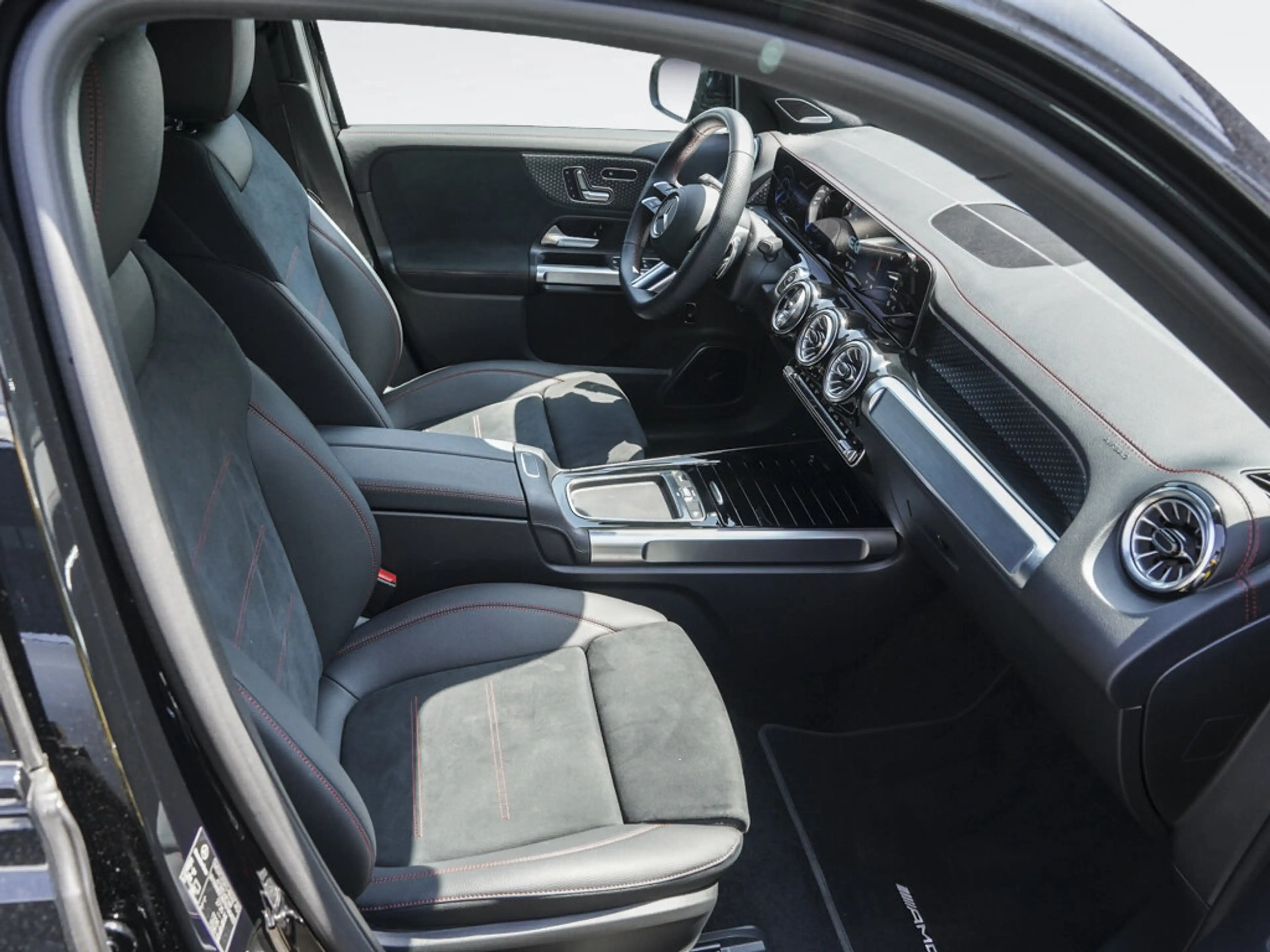 Mercedes-Benz EQB 250 EQB 250+ AMG-LINE DISTRONIC 7-SITZER BURMESTER — photo 5