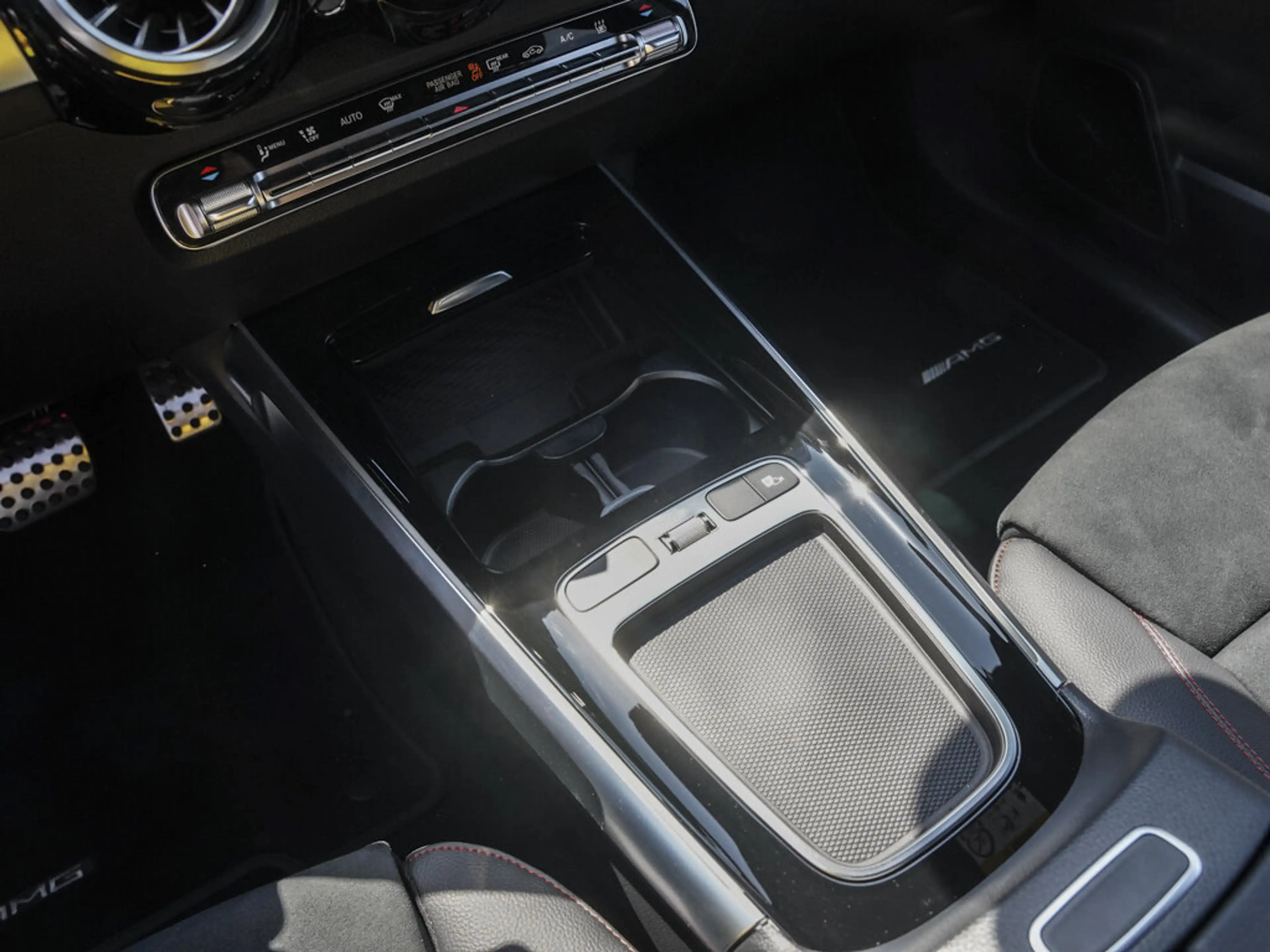 Mercedes-Benz EQB 250 EQB 250+ AMG-LINE DISTRONIC 7-SITZER BURMESTER — photo 12
