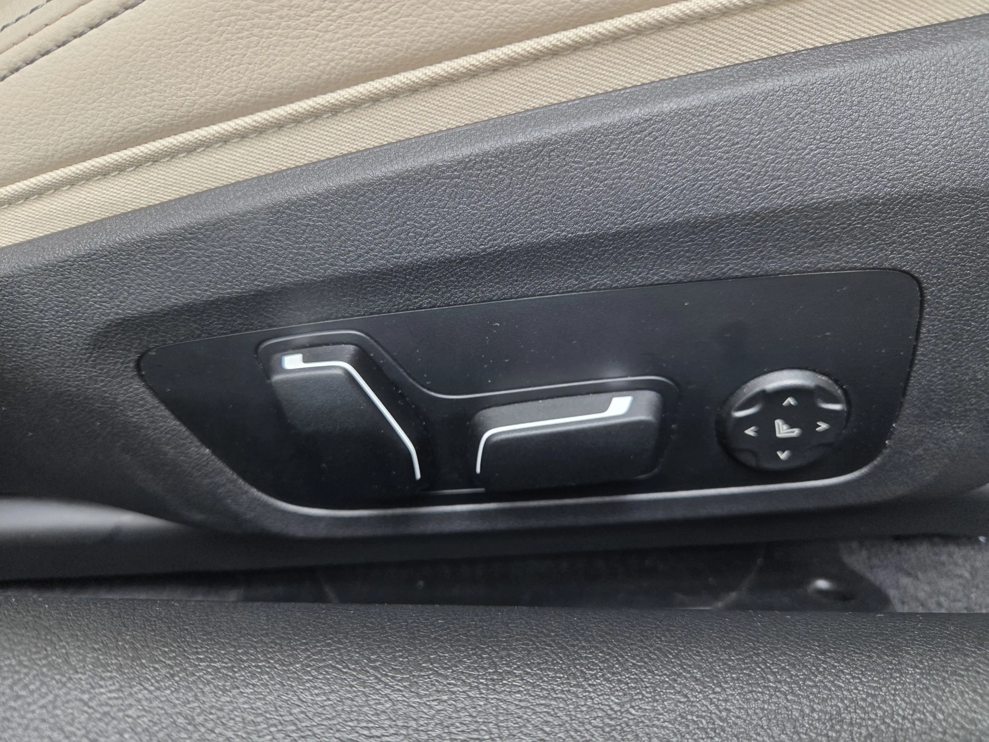 BMW 440 xDrive Coupe Pro 360° ACC Glasdach LED+ — photo 35
