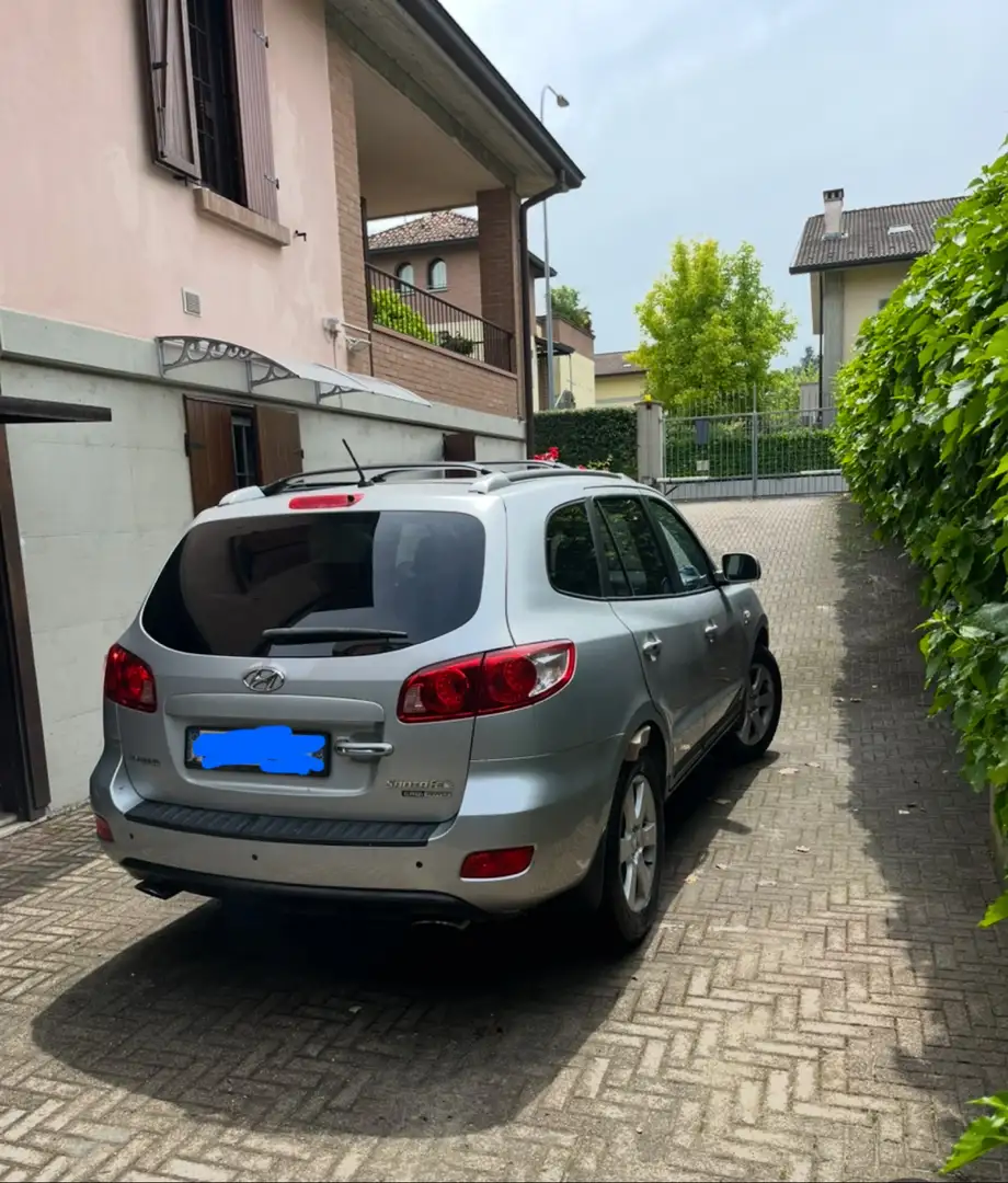 Hyundai SANTA FE 2.2 crdi vgt Dynamic Top 5p.ti Plateado - 2
