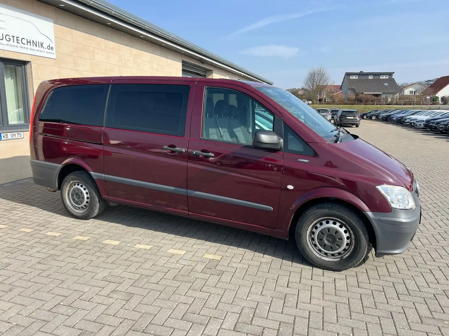 Mercedes-Benz Vito Kombi 113 CDI lang Klima*AHK*Navi*9 Sitzer Rot - 1
