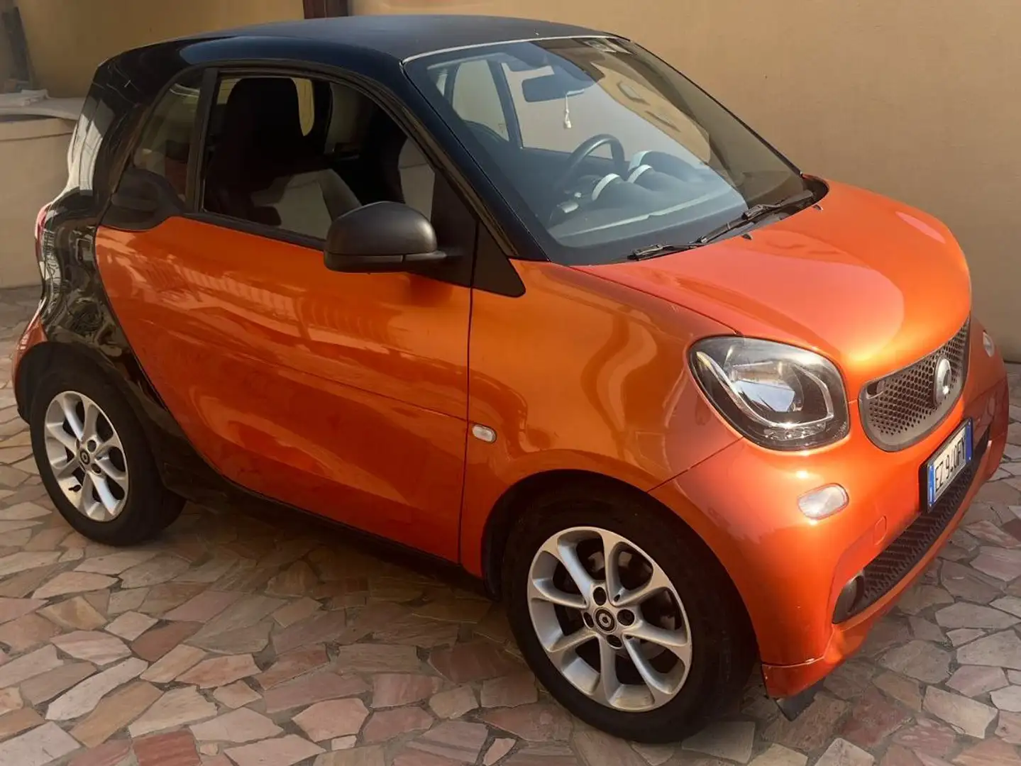 smart forTwo Fortwo III 2015 1.0 Youngster 71cv c/S.S. Arancione - 1