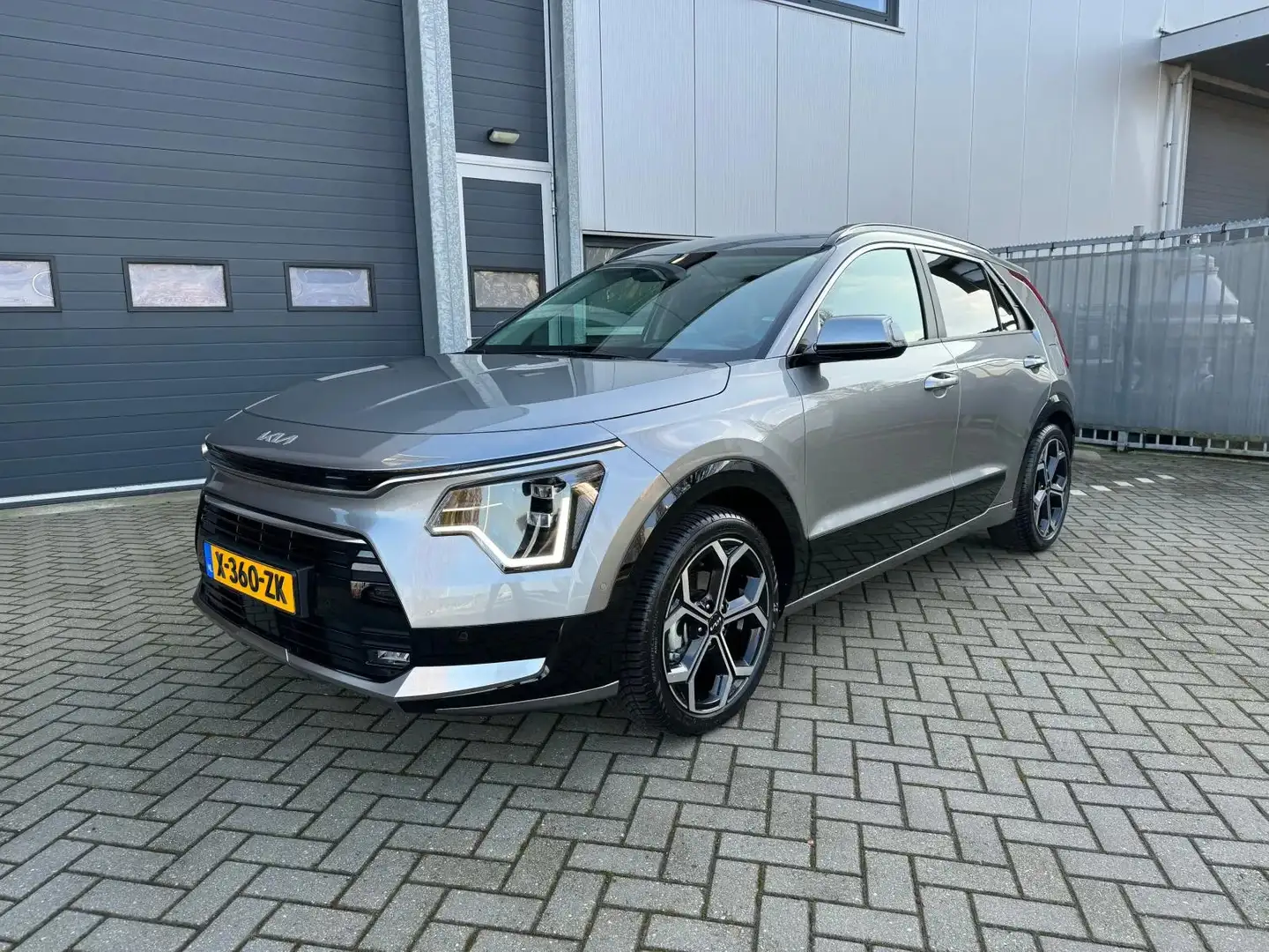 Kia Niro 1.6 GDi Hybrid ExecutiveLine, Head-Up, Stoelventil Gris - 1