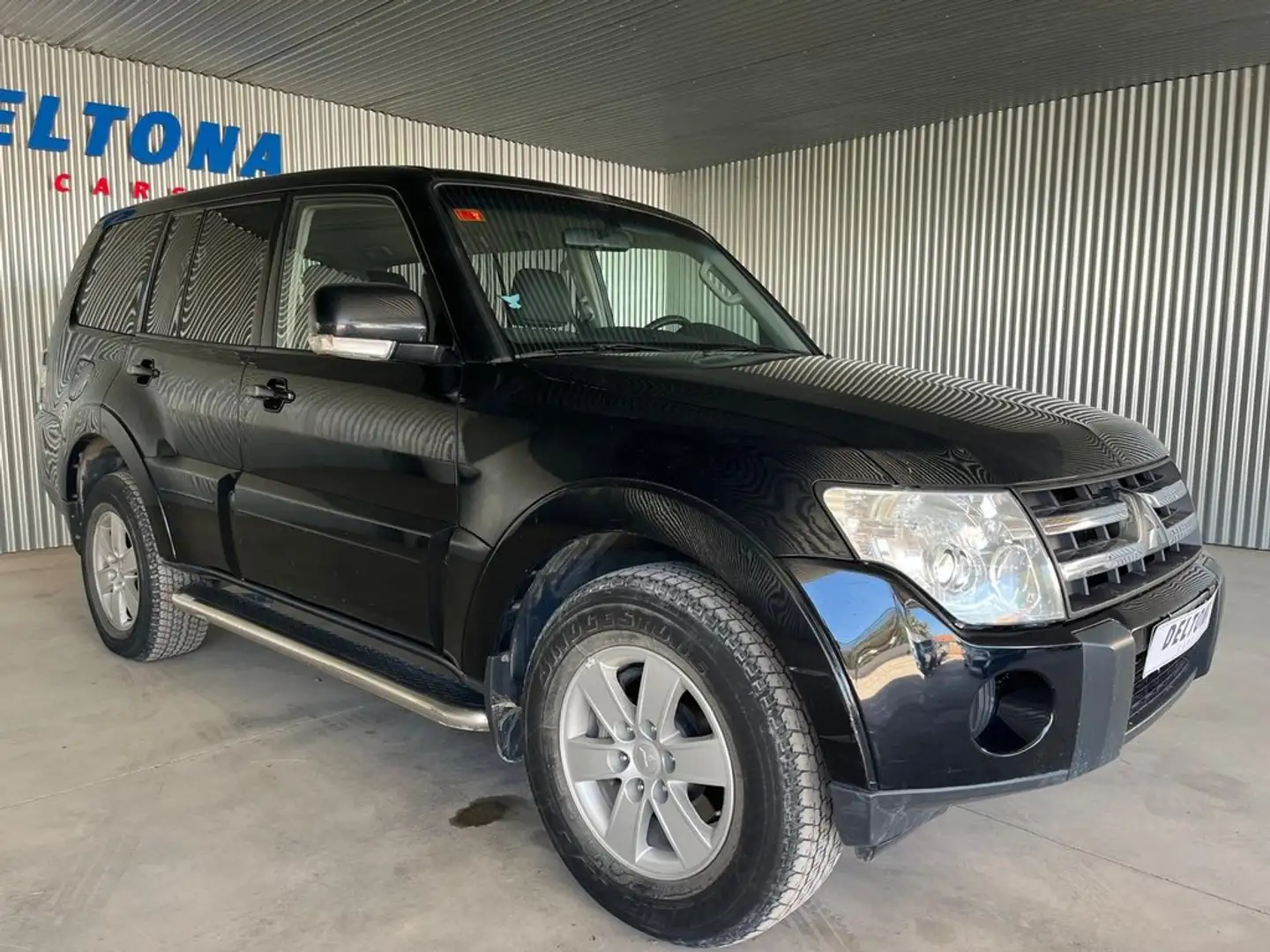 Mitsubishi Montero 3.2 DI-D Intense Negro - 2