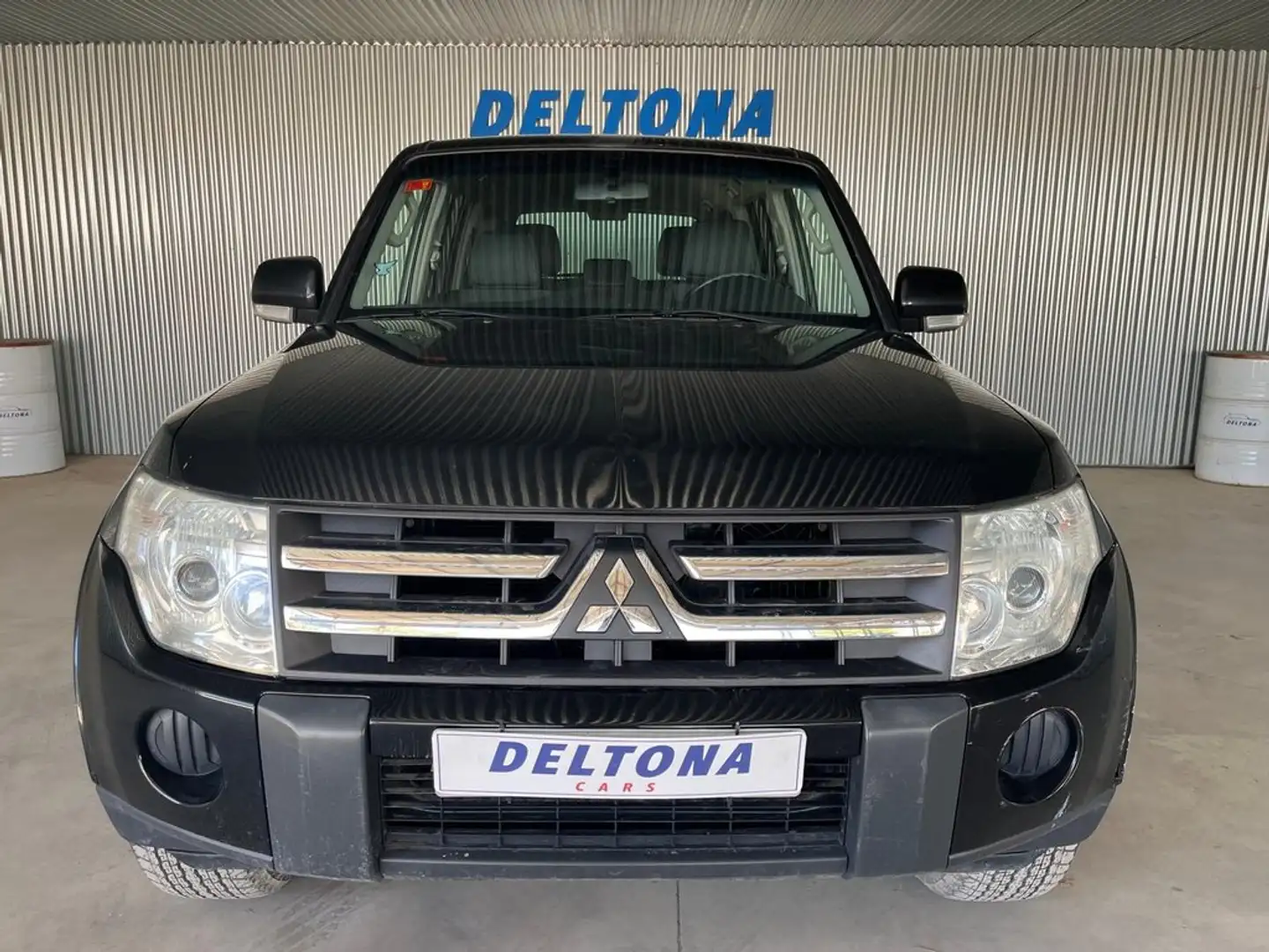 Mitsubishi Montero 3.2 DI-D Intense Negro - 1