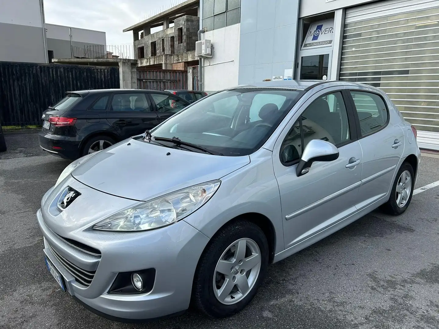 Peugeot 207 5p 1.4 hdi 8v Special Edition Argento - 1