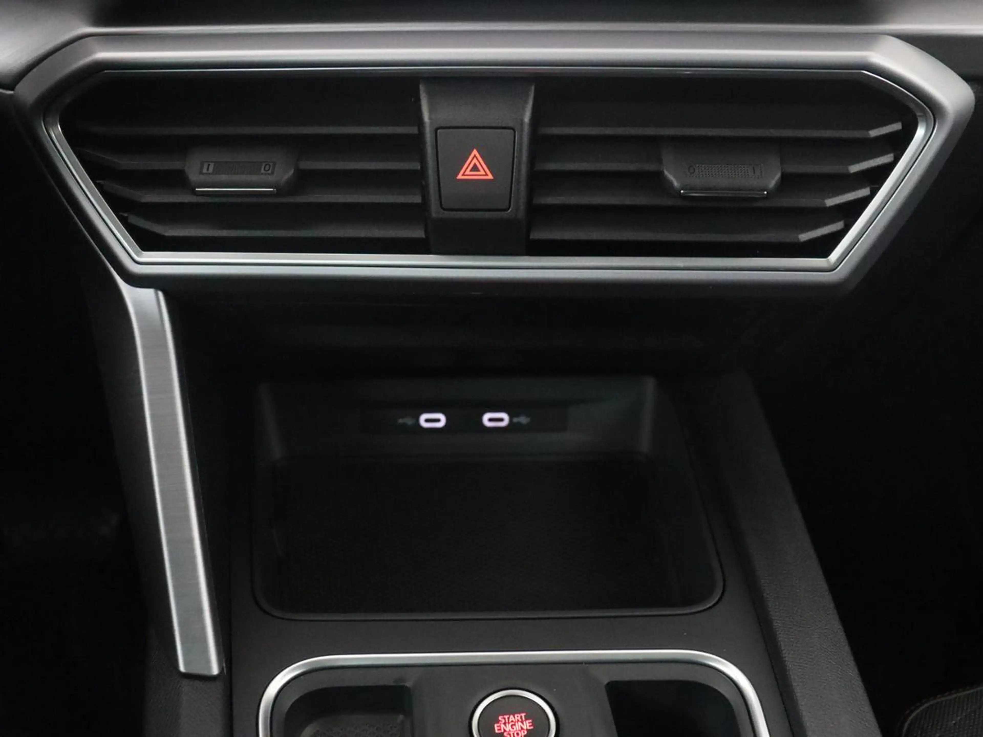 SEAT Leon e-Hybrid Sportstourer 1.4 TSI eHybrid PHEV FR | SOH 86,9% | — photo 38