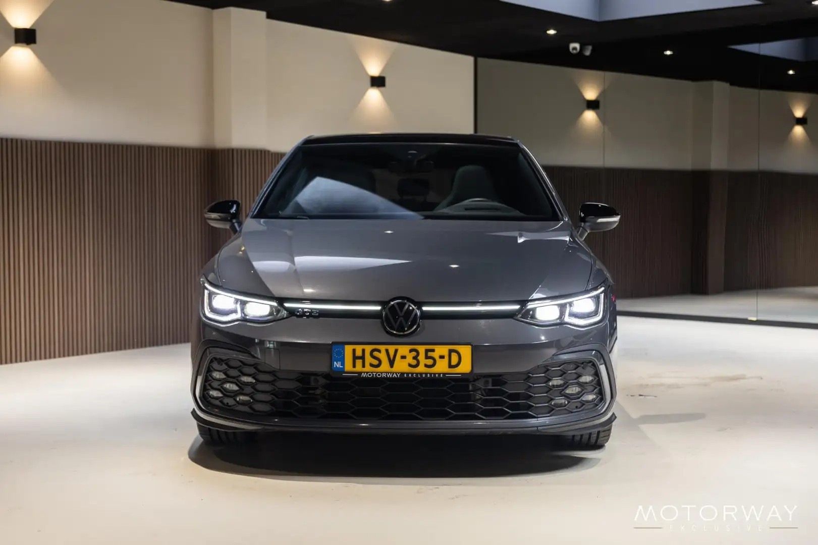 Volkswagen Golf GTE 1.4 eHybrid |PANO|MATRIX|LEDER|HEAD-UP|CAMERA Grijs - 2
