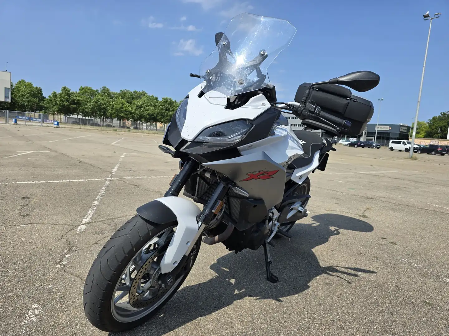 BMW F 900 XR Blanco - 2