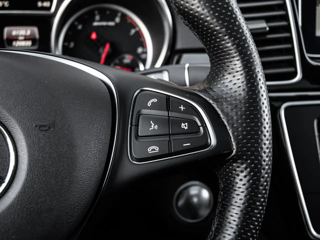 Mercedes-Benz GLE снимка Mercedes-Benz GLE