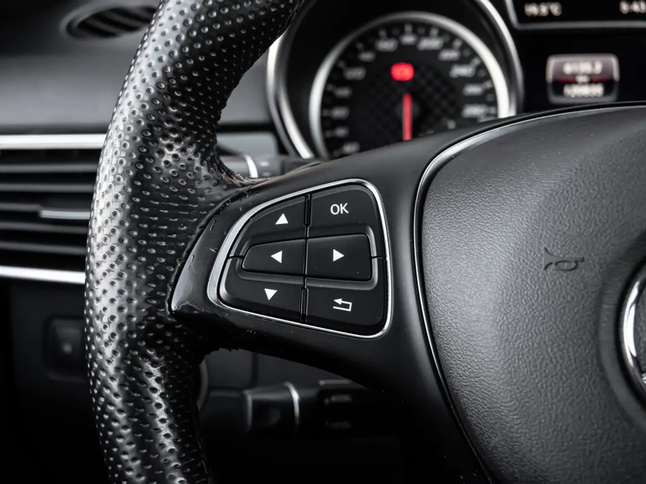 Mercedes-Benz GLE снимка Mercedes-Benz GLE