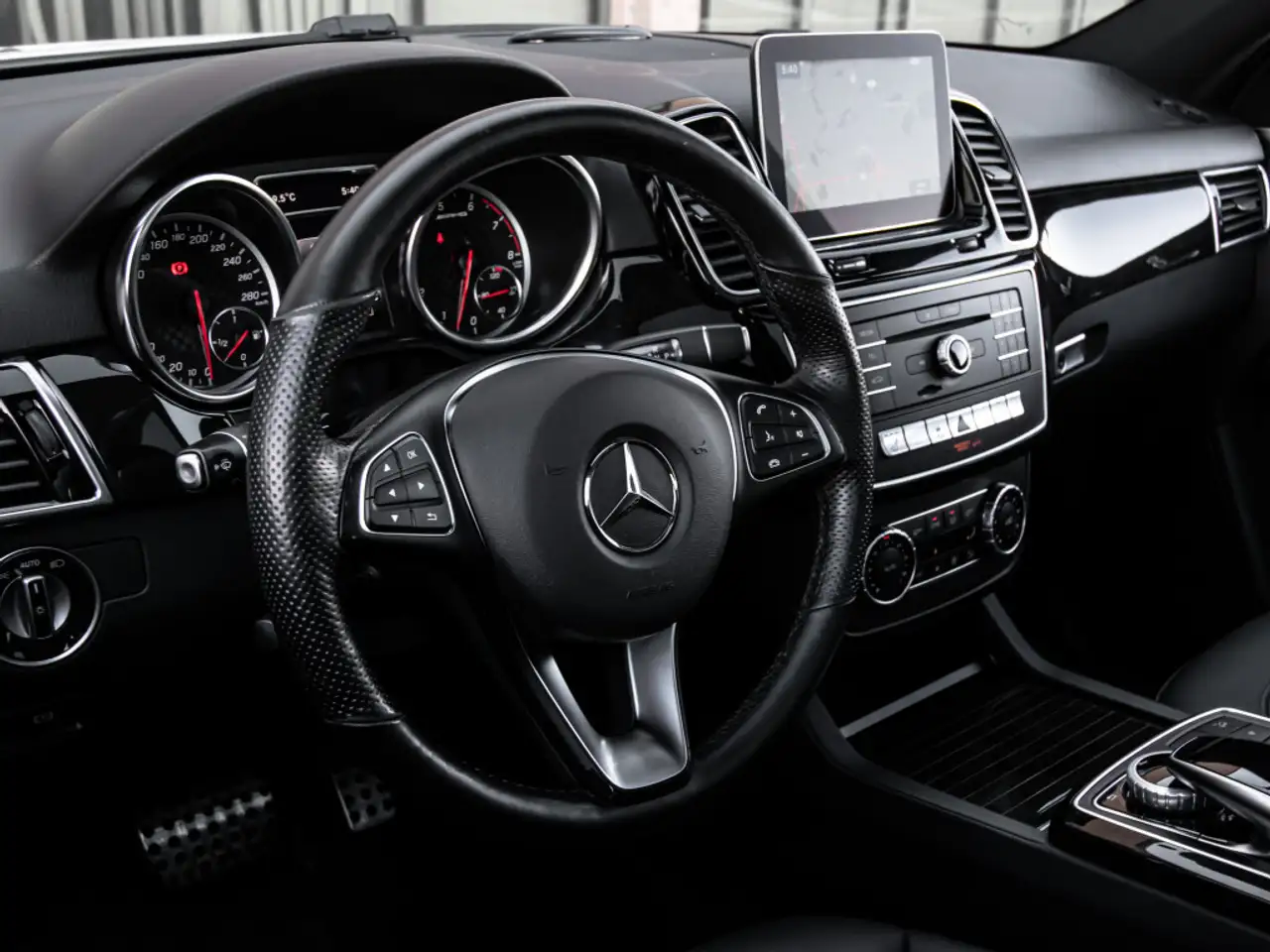 Mercedes-Benz GLE снимка Mercedes-Benz GLE
