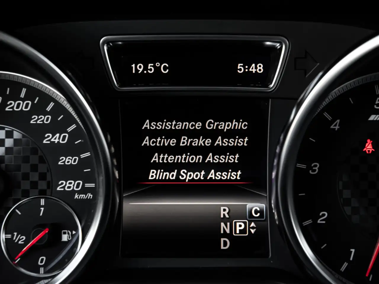 Mercedes-Benz GLE снимка Mercedes-Benz GLE