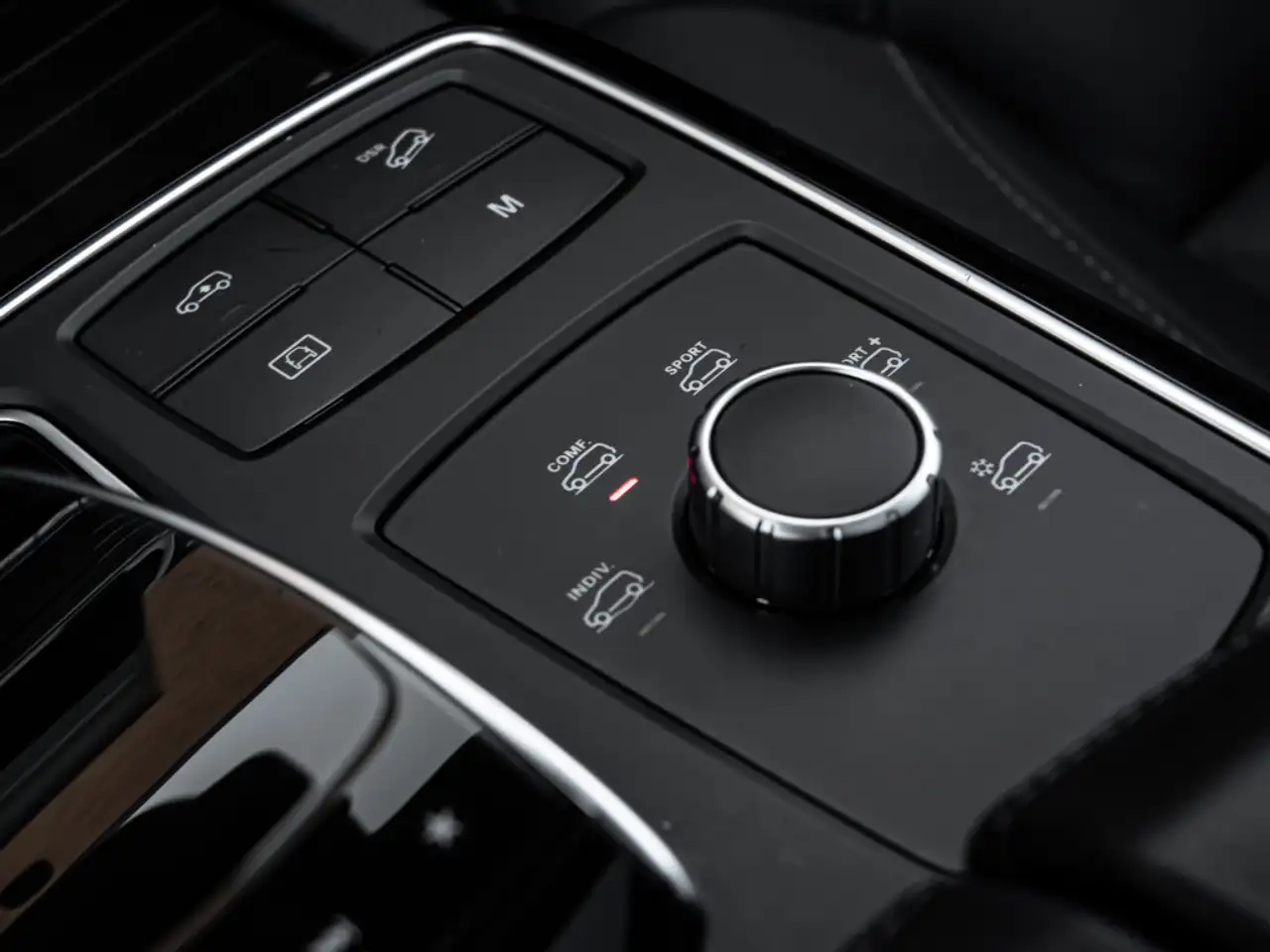 Mercedes-Benz GLE снимка Mercedes-Benz GLE