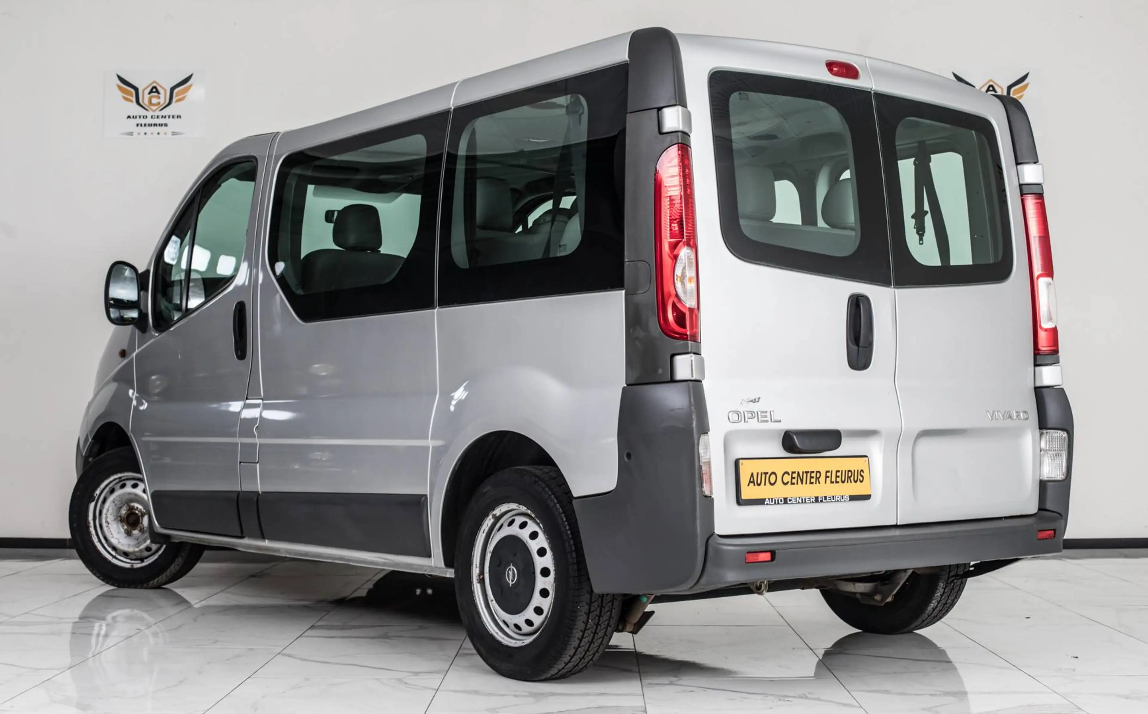 Opel Vivaro 2.0 CDTi / 9 PLACES — photo 5