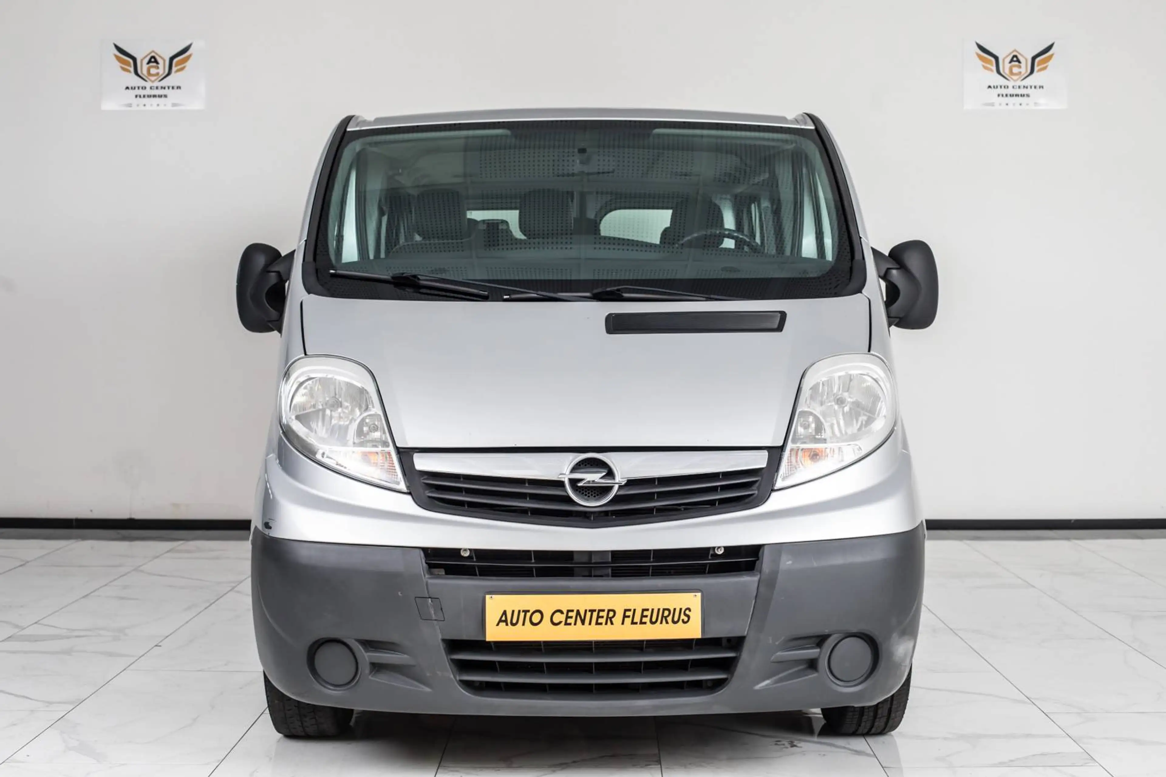 Opel Vivaro 2.0 CDTi / 9 PLACES — photo 3