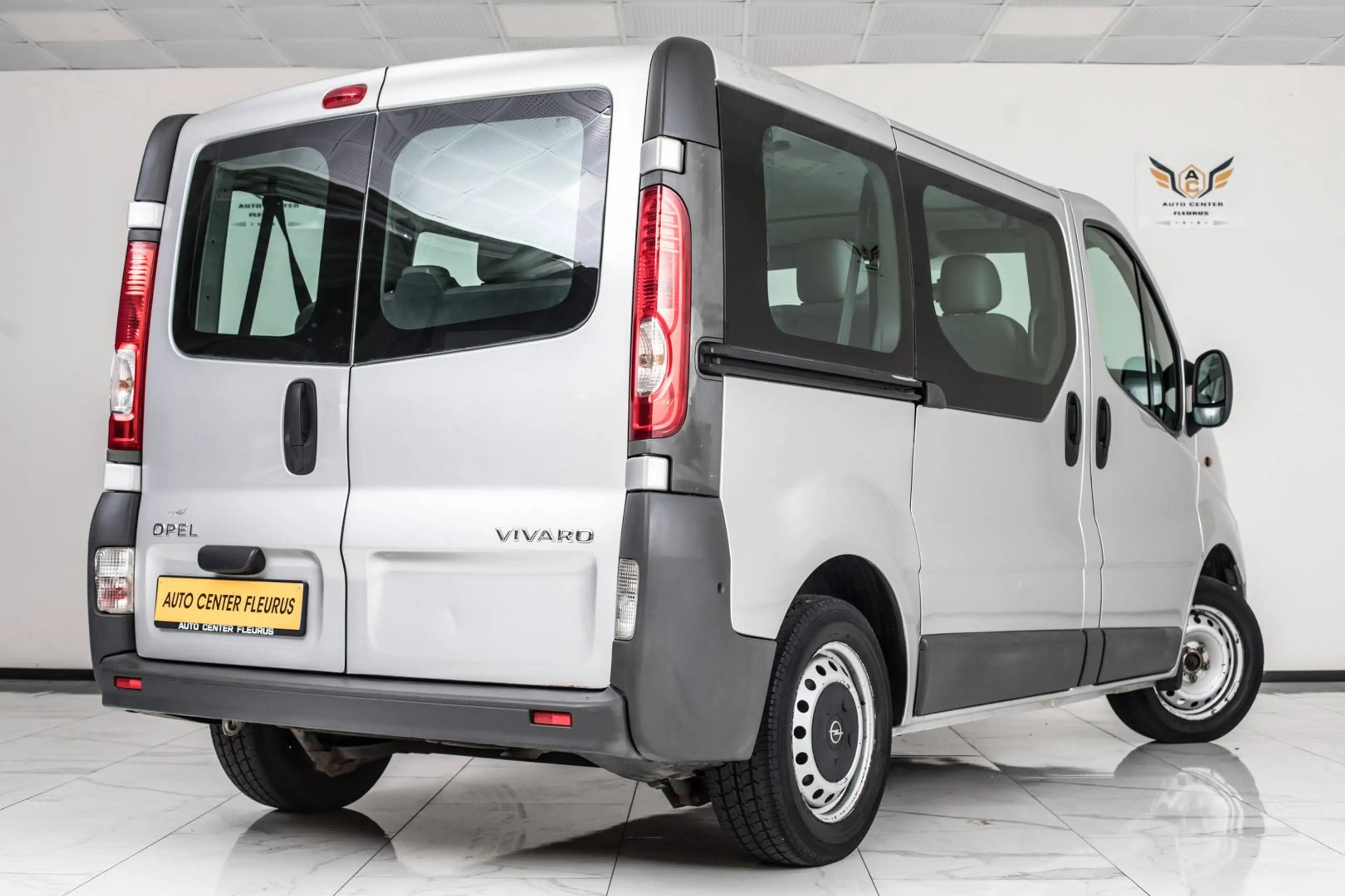 Opel Vivaro 2.0 CDTi / 9 PLACES — photo 7