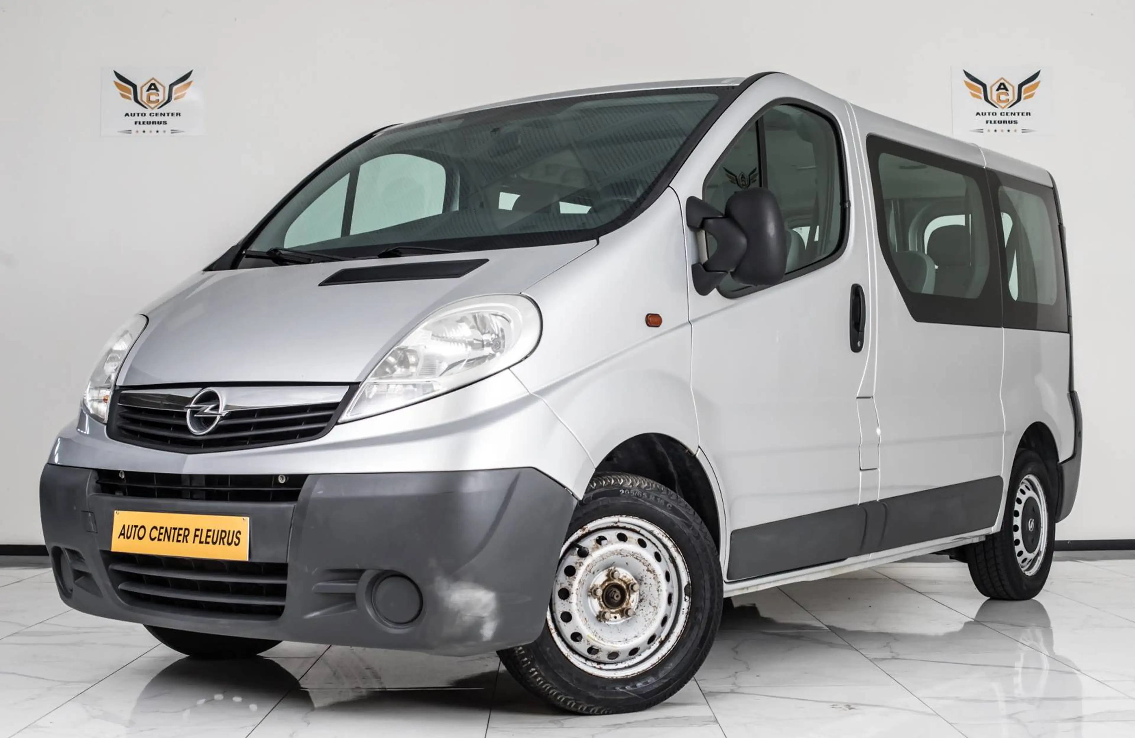 Opel Vivaro 2.0 CDTi / 9 PLACES — photo 2