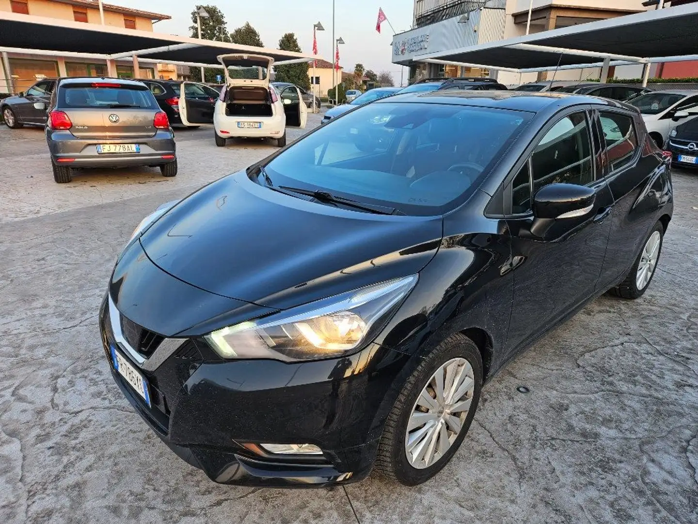 Nissan Micra 0.9 IG-T 12V 5 porte N-Connecta Nero - 2