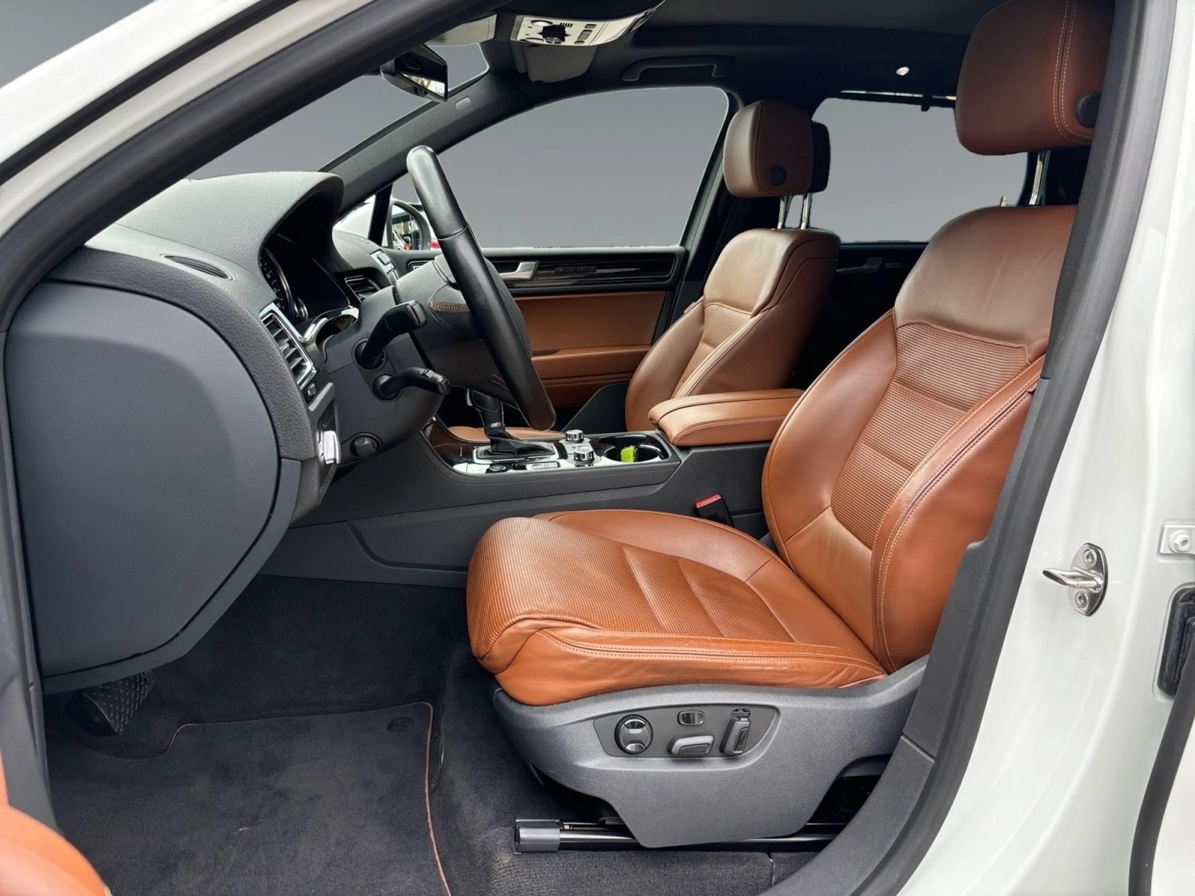 Volkswagen Touareg X V6 TDI Leder Navi Pano ACC Lane AHK — photo 9
