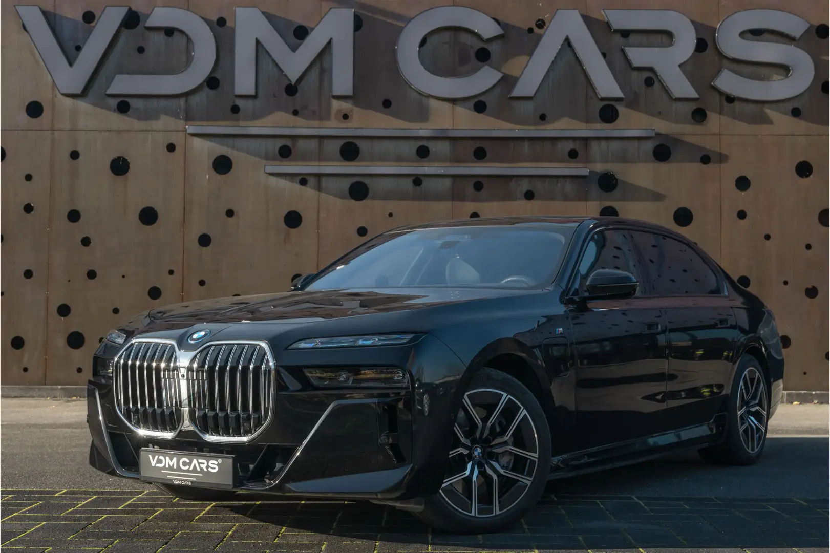 BMW 750 7-serie 750e xDrive | M Sport | Shadow Line | Conn Zwart - 1
