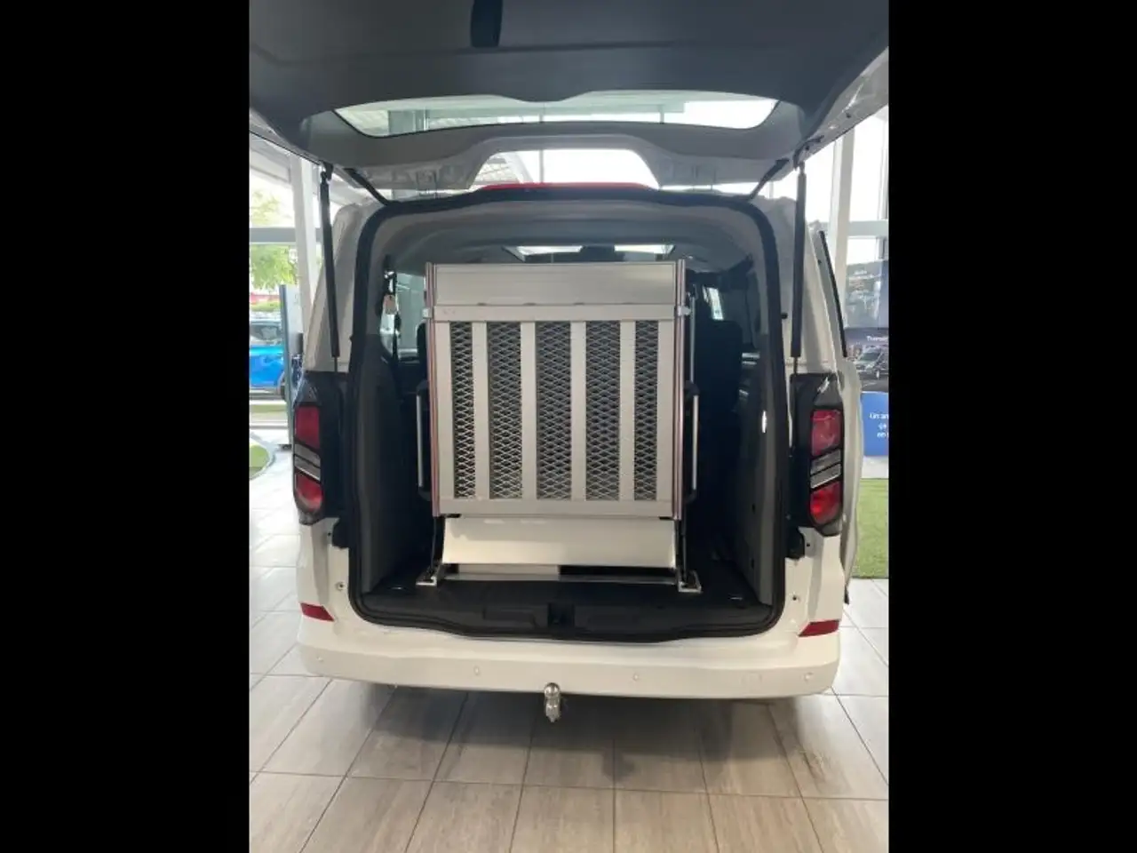 Ford Tourneo Custom 2026 — фото 13