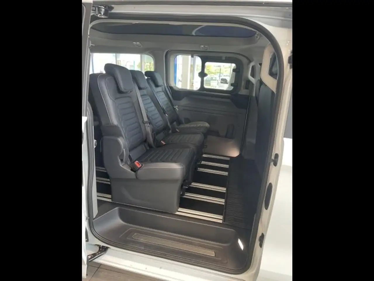 Ford Tourneo Custom 2026 — фото 12