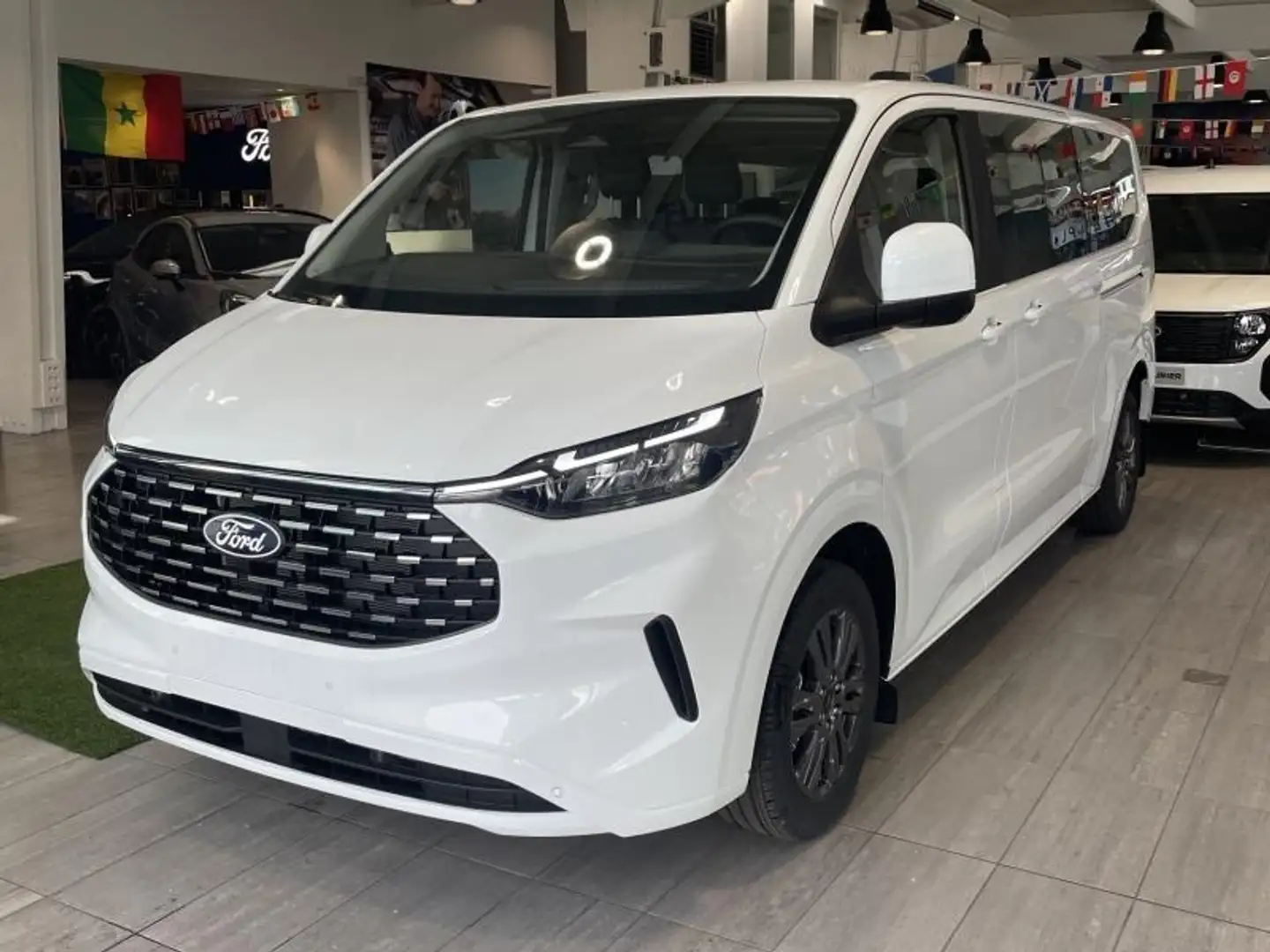 FORD Tourneo