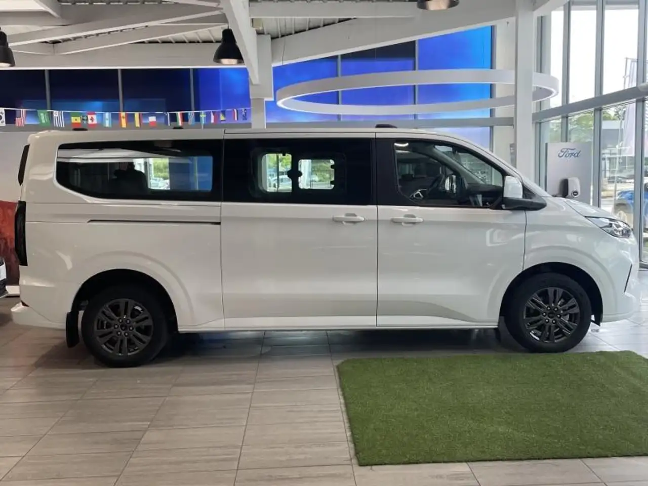 Ford Tourneo Custom 2026