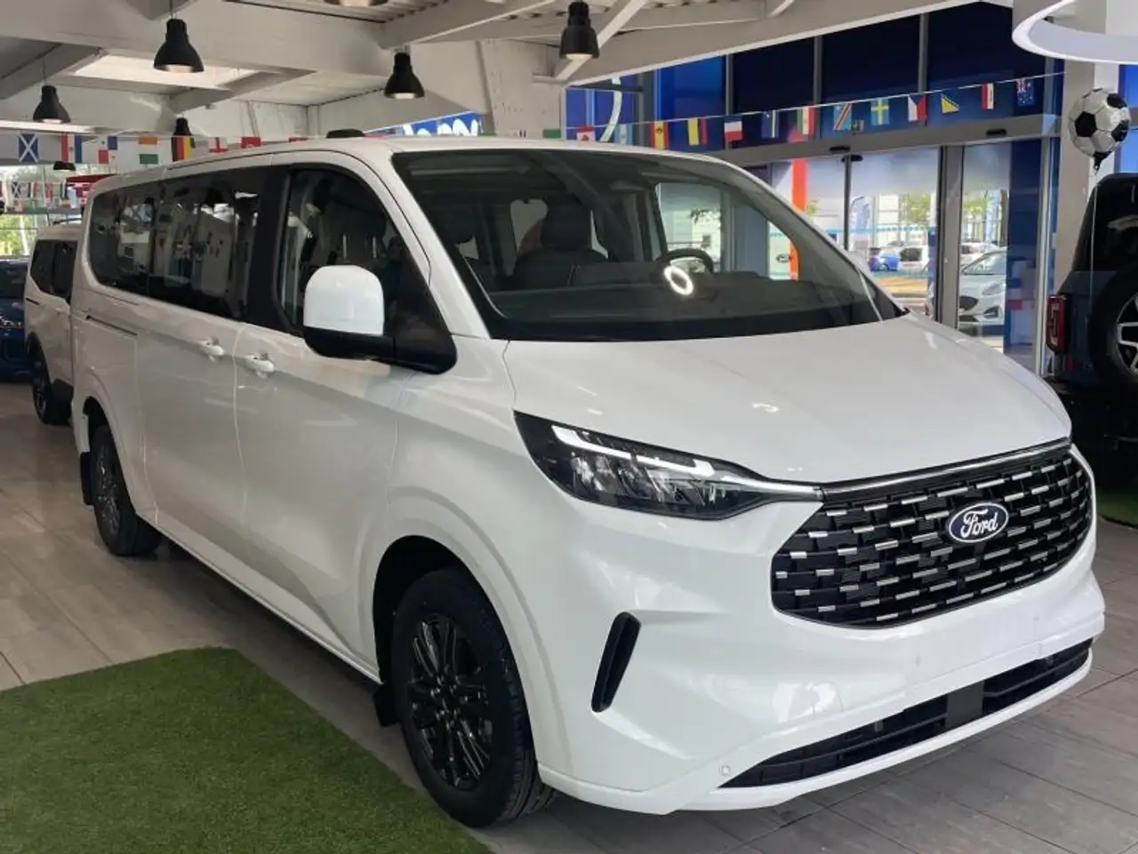 Ford Tourneo Custom 2026