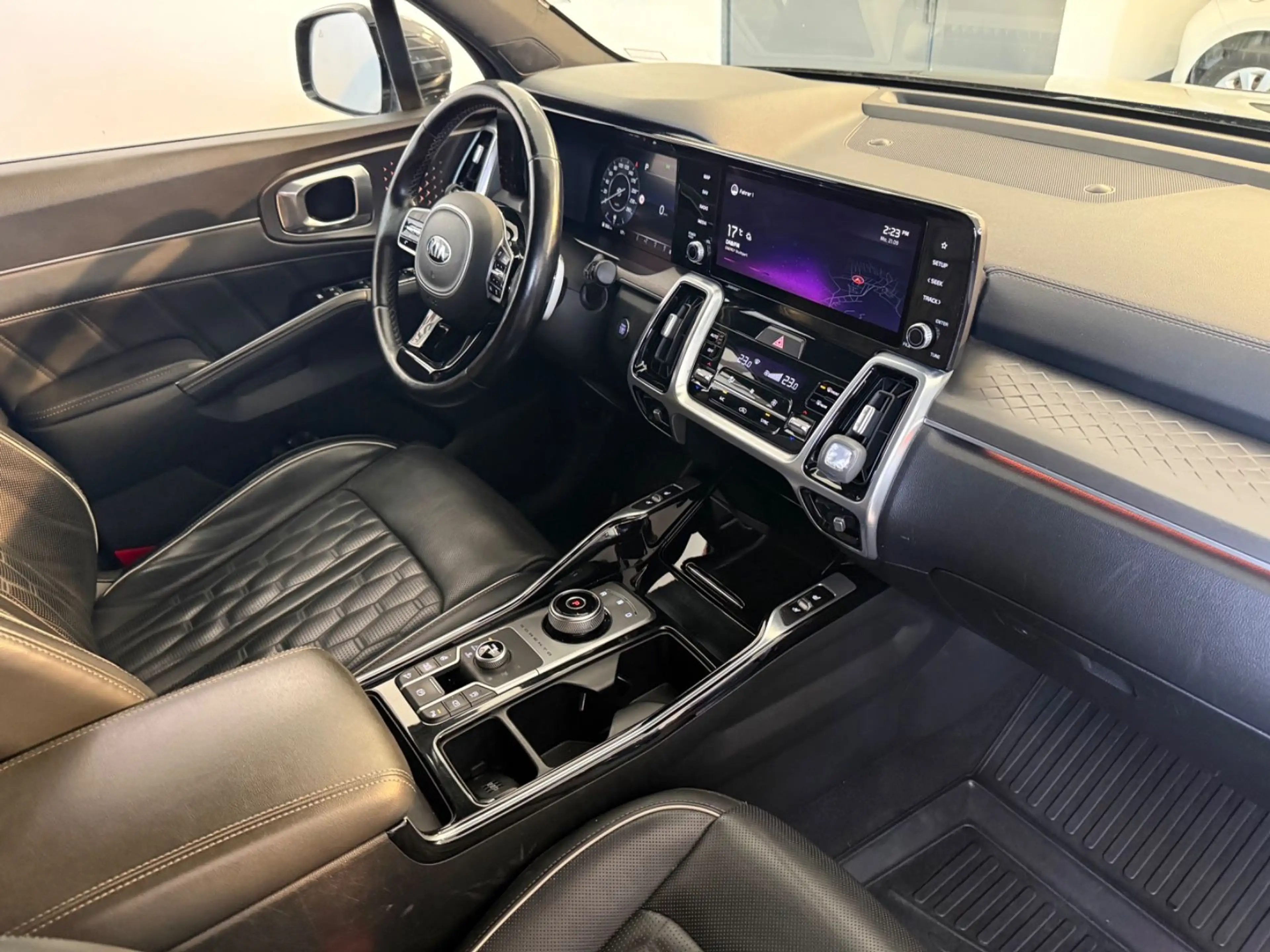Kia Sorento SORENTO 2,2 CRDI PLATINUM 4WD*AUT*LEDER*MAX VOLL — photo 2