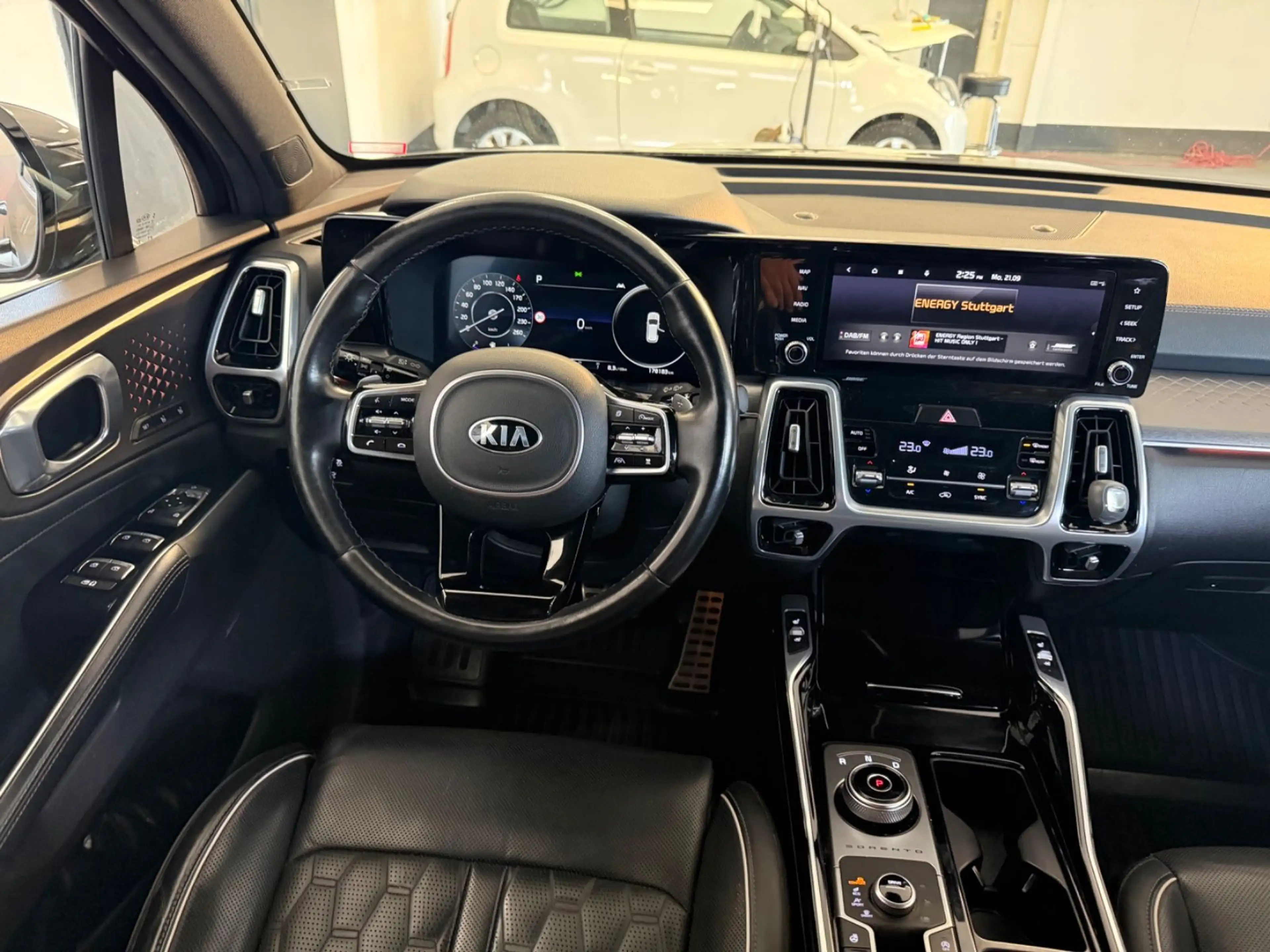 Kia Sorento SORENTO 2,2 CRDI PLATINUM 4WD*AUT*LEDER*MAX VOLL — photo 11