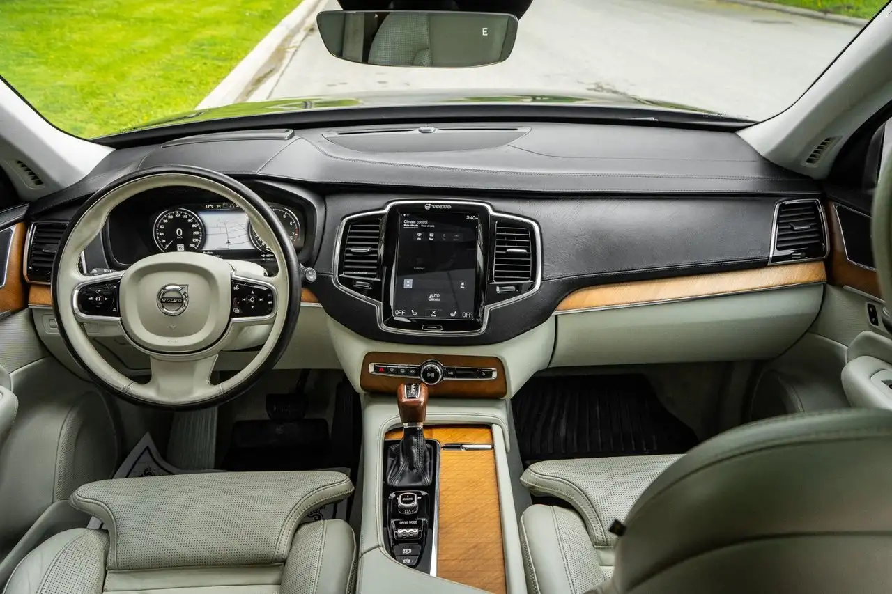 Volvo XC90 снимка Volvo XC90