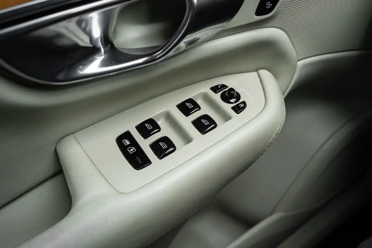 Volvo XC90 снимка Volvo XC90