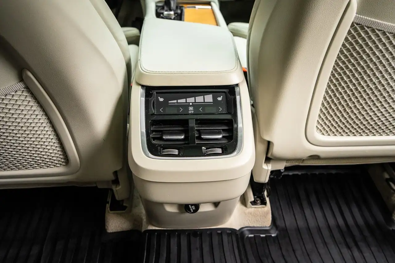 Volvo XC90 снимка Volvo XC90
