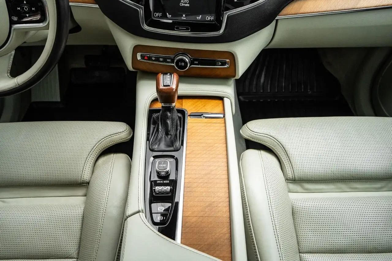 Volvo XC90 снимка Volvo XC90