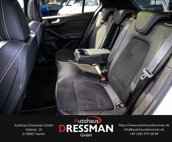Ford Focus view 12