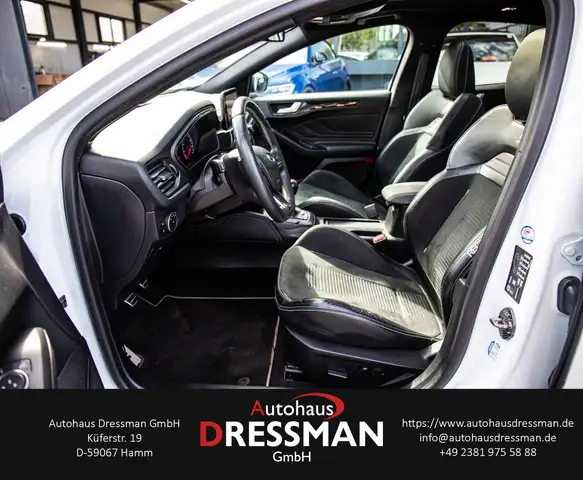 Ford Focus view 9
