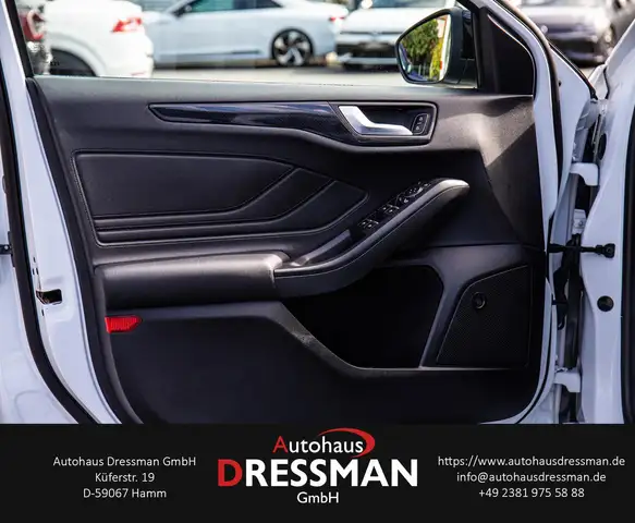 Ford Focus view 8