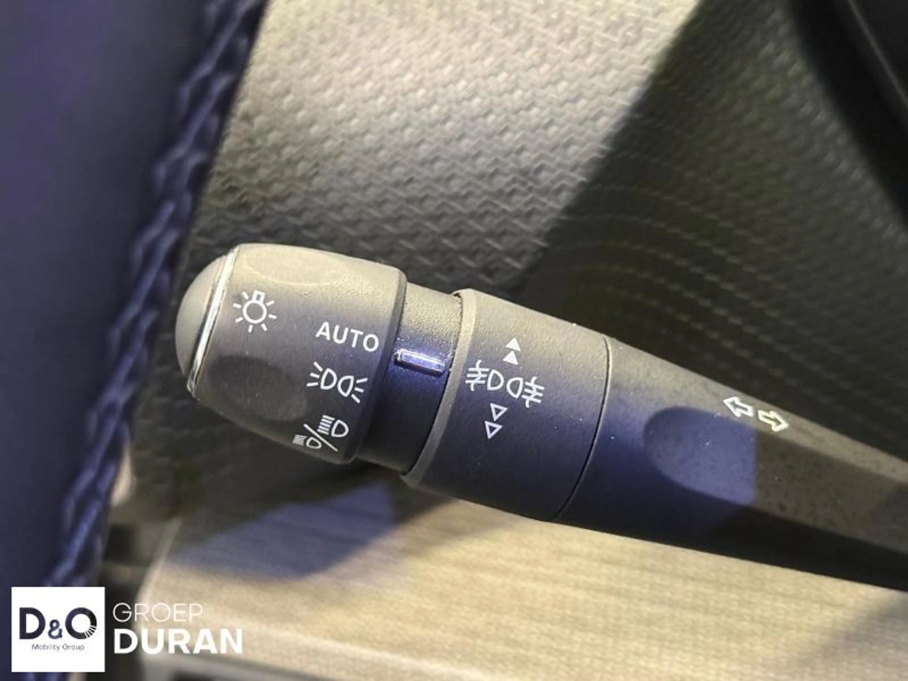Citroen C5 X Shine Pack 1.6 Plug-In Hybrid — photo 11