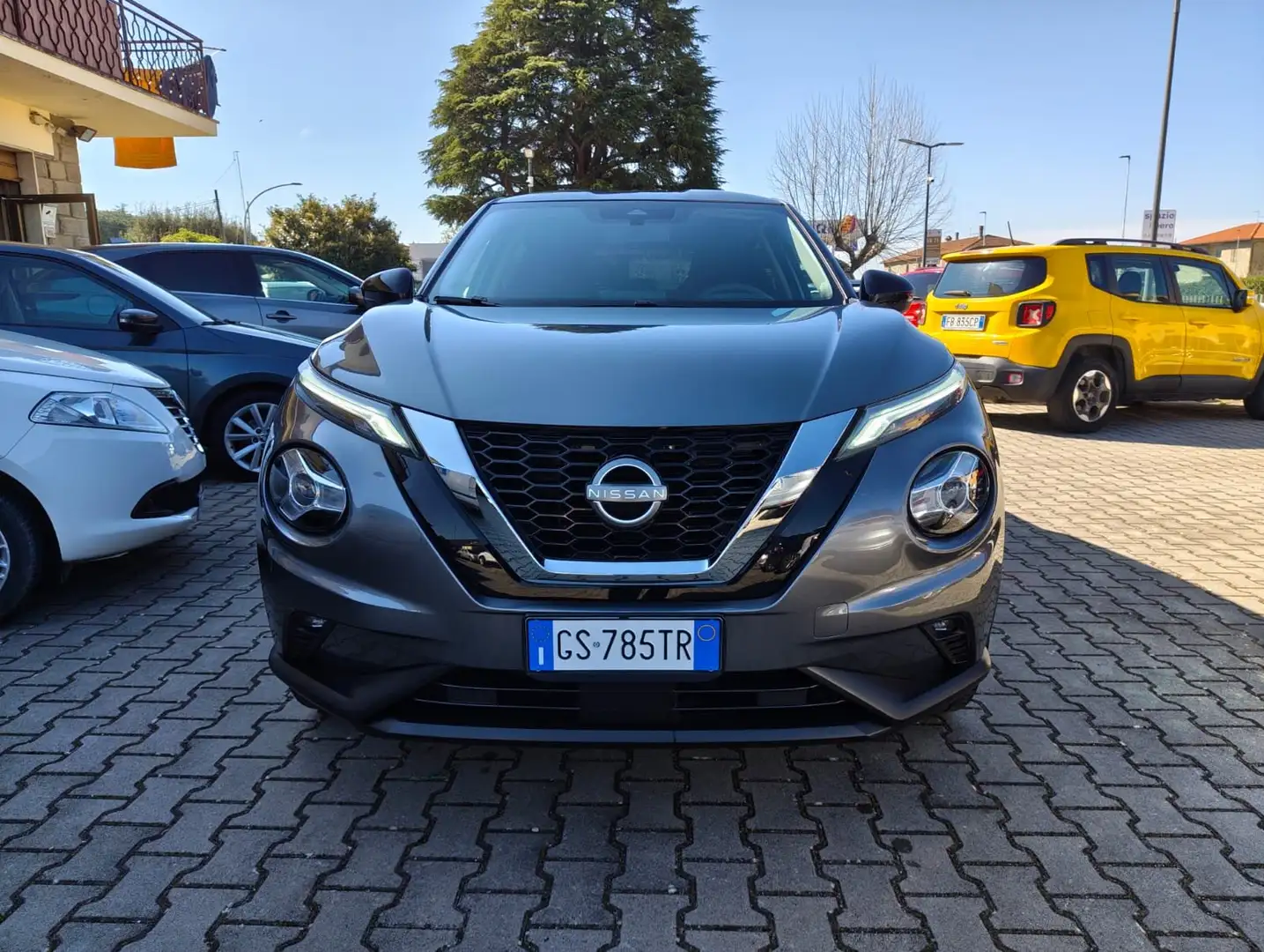 Nissan Juke Juke 1.0 dig-t Acenta 114cv LOOK PACK Grau - 2
