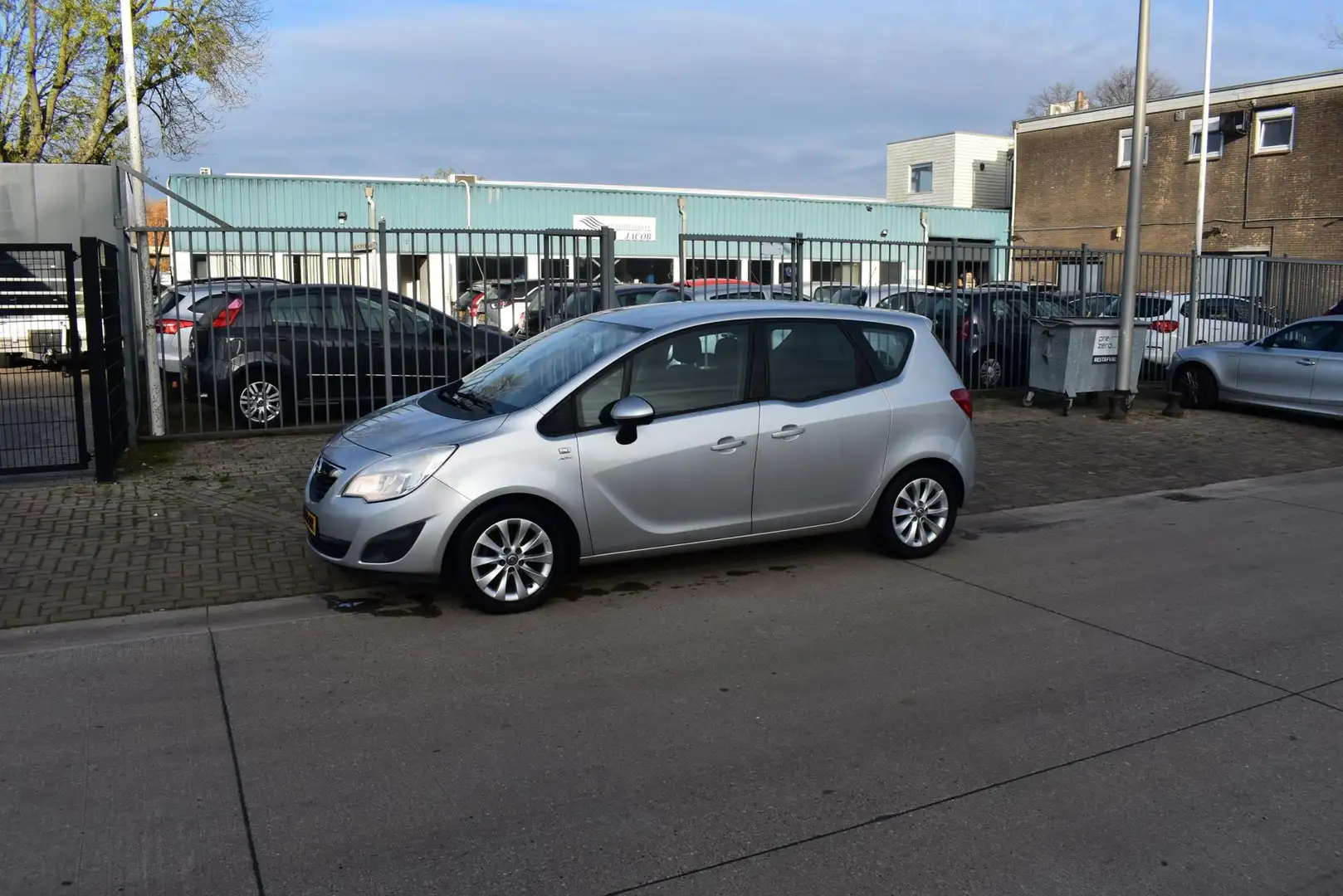 Opel Meriva 1.4 Turbo Design Edition Gris - 1