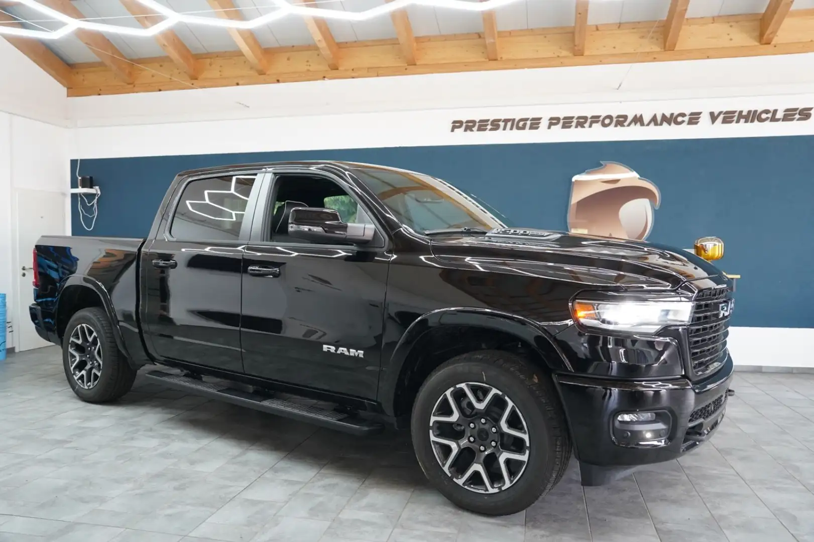 Dodge RAM Laramie SPORT PANO MY25 3.0 Hurricane Noir - 2
