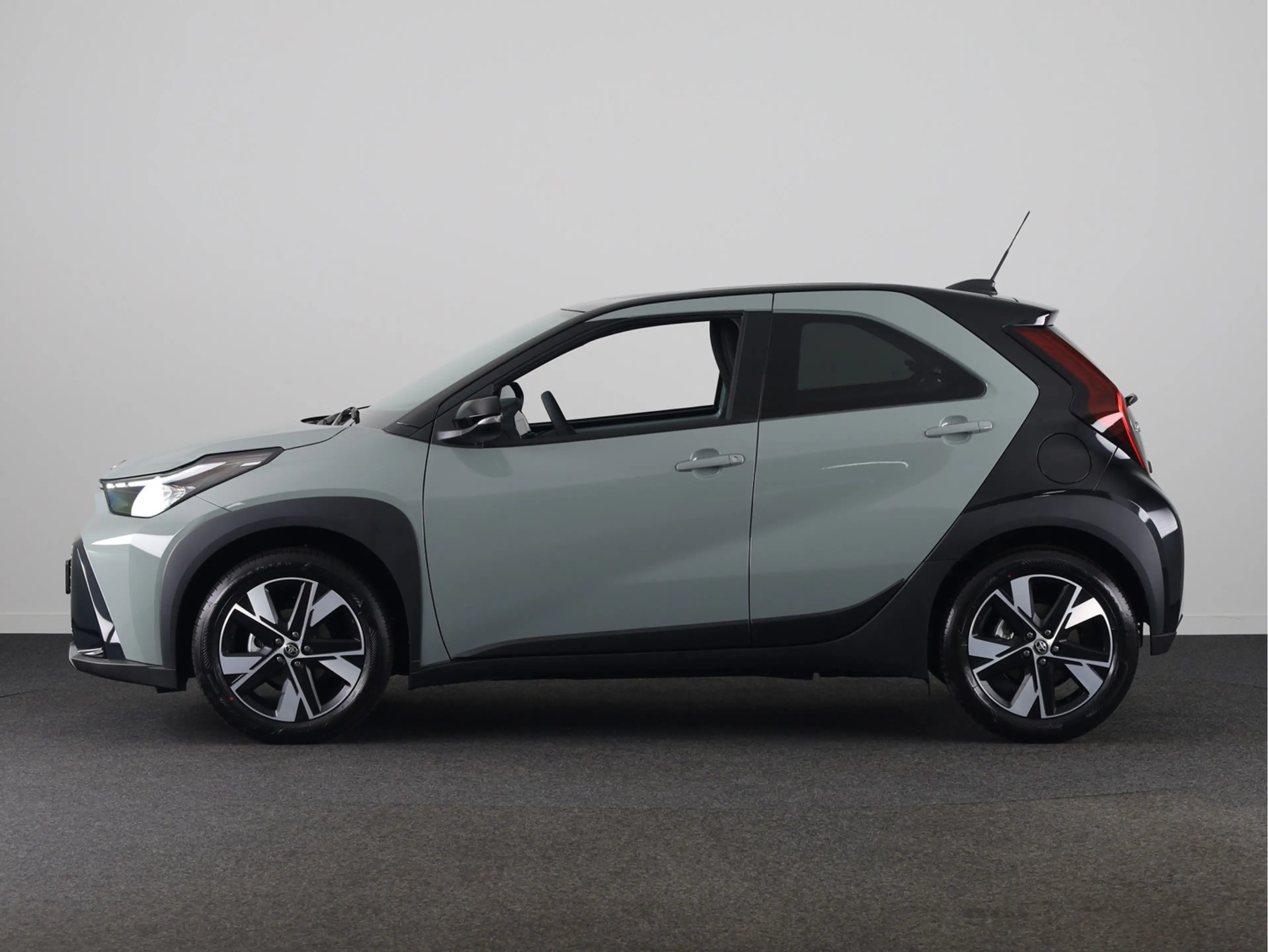 Toyota Aygo X Hybrid 115 pulse | NIEUWE AUTO | PRIJS INCLUSIEF R — photo 8