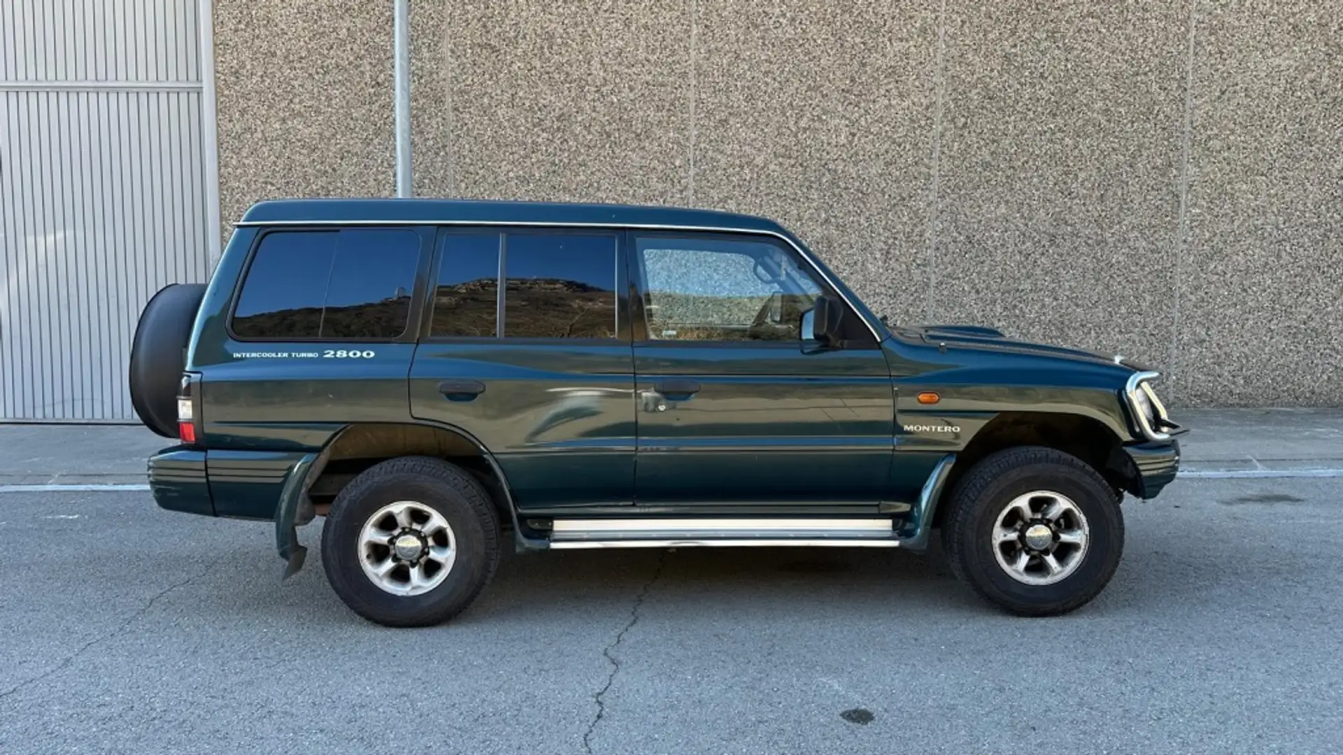 Mitsubishi Montero Largo 2.8 Tdi GLS Select Зелений - 2