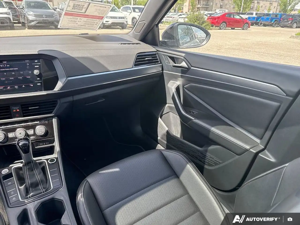 Volkswagen Jetta снимка Volkswagen Jetta